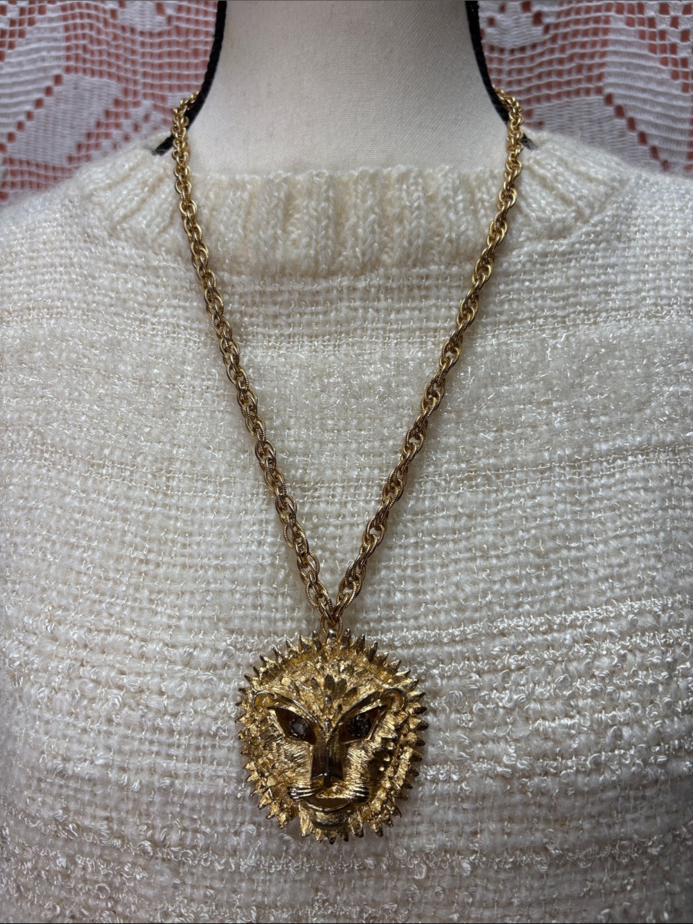 Vintage Gold-Tone Lion Pendant Brooch Necklace